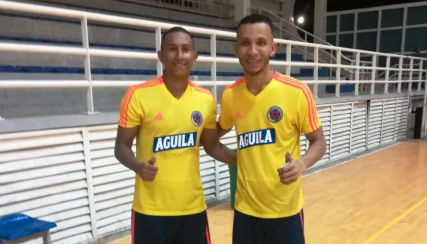 Brayan Güette y Adrián Angulo, jugadores de Independiente Barranquilla. 