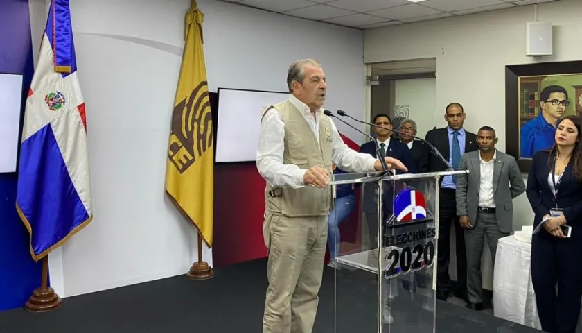 El jefe de la misión, el expresidente chileno Eduardo Frei, hizo un llamado a mantener un diálogo franco y constructivo. 