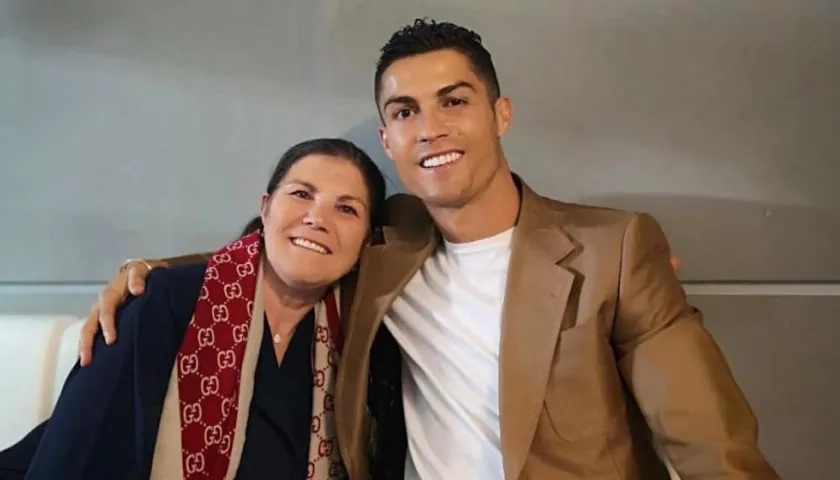 Cristiano Ronaldo con su mamá, Dolores Aveiro.