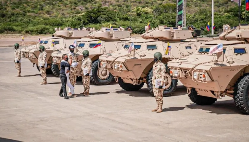 Estados Unidos entregó 20 vehículos ASV-M1117 al Ejército de Colombia.