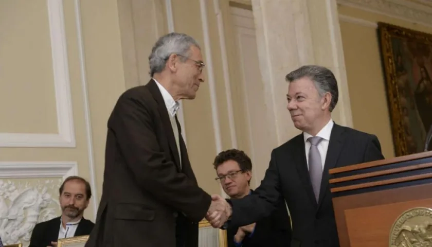 El padre Francisco De Roux y el expresidente Juan Manuel Santos.