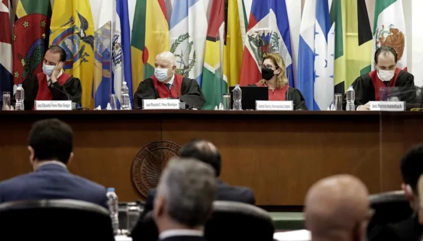 Jueces de la  CorteIDH  escuchan los testimonios del Colectivo de Abogados José Alvear.