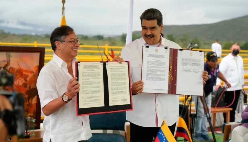 Los Presidentes Gustavo Petro y Nicolás Maduro. 