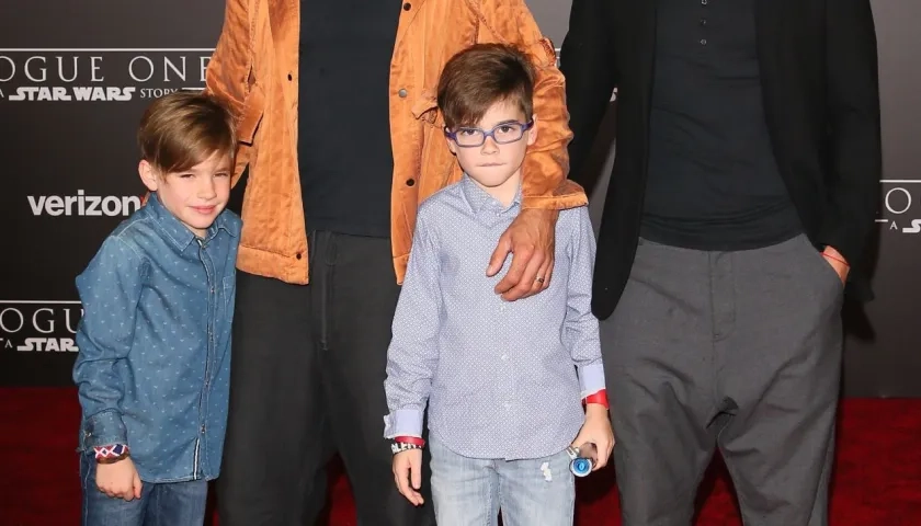 Ricky Martin y Jwan Yosef junto a sus hijos.