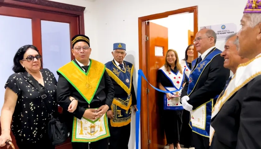 Integrantes de la Federación Colombiana de Logias Masónicas en la inauguración de la Biblioteca David Name Terán