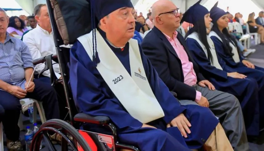 Luis Fernando Montoya durante la ceremonia de graduación.