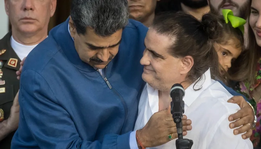Alex Saab con el Presidente Nicolás Maduro tras su llegada a Caracas. 