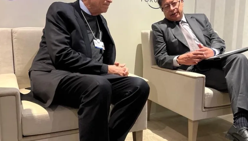 Bill Gates y Gustavo Petro. 