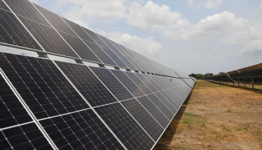 Las plantas solares son una apuesta por las energías renovables.