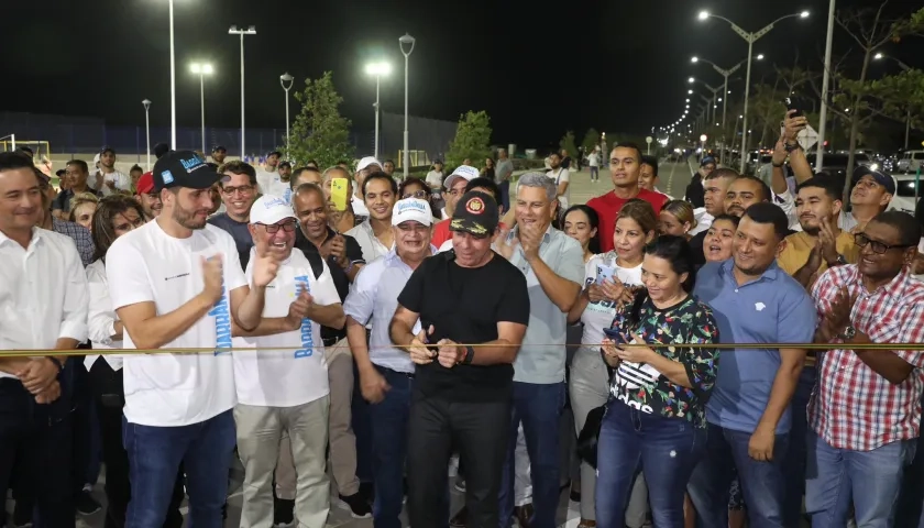 El alcalde Alex Char inauguró esta noche de martes 'A Bocas del Río', la nueva etapa del Gran Malecón