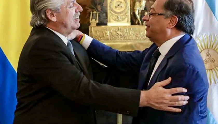 El expresidente de Argentina Alberto Fernández y el Presidente de Colombia Gustavo Petro. 