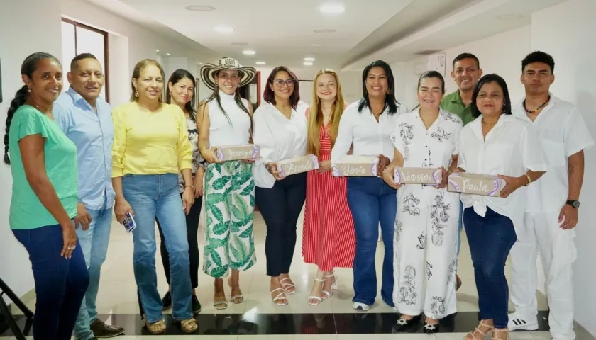 La diputada Alejandra Moreno con alcaldesas de los municipios y la delegada de MinCultura, entre otros