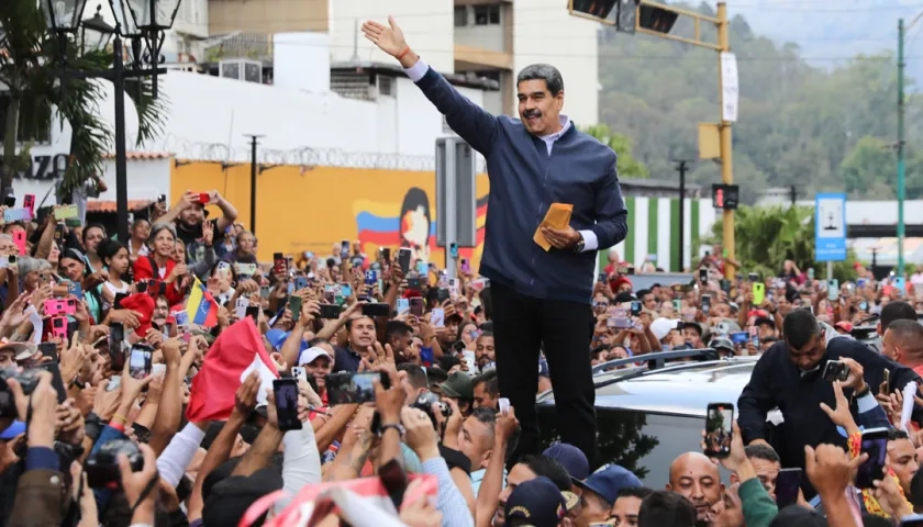 El actual presidente Nicolás Maduro podría aspirar a un tercer mandato. 