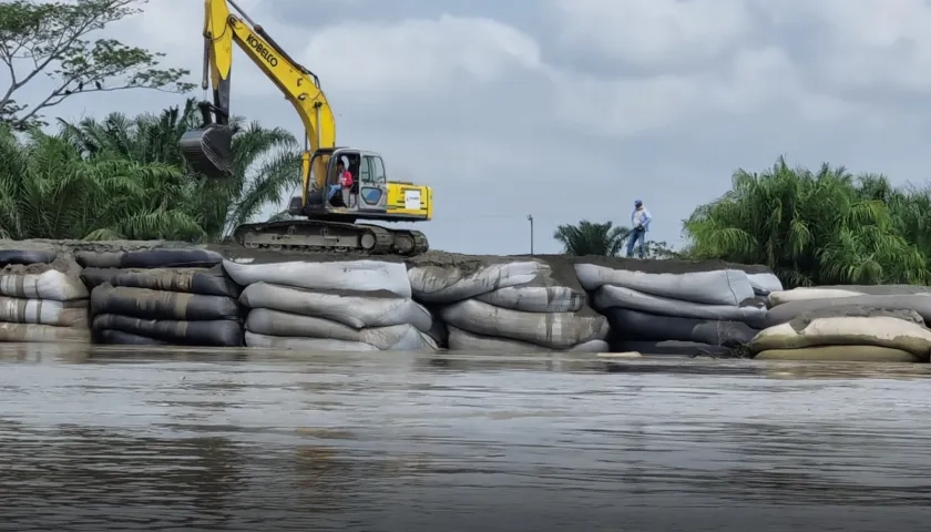 Según la Procuraduría, una de las filtraciones se presenta en uno de los diques anteriores construidos