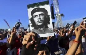 Con honores de héroe Cuba rindió tributo hoy a la figura y legado de Ernesto "Che" Guevara