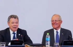 Juan Manuel Santos, presidente de Colombia, y Pedro Pablo Kuczynski, presidente de Perú.