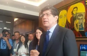 Canciller ecuatoriano José Valencia.