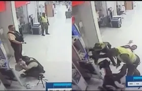 Los falsos policías cuando asaltaron a los vigilantes de una empresa de valores cuando abastecían un cajero automático en Sao Hipódromo.