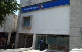 Sucursal del Banco de Bogotá asaltada este miércoles.
