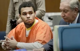 El rapero estadounidense Chris Brown durante un juicio en 2014 en Los Ángeles.