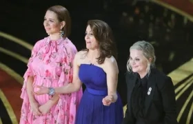 Maya Rudolph junto con Amy Poehler y Tina Fey.