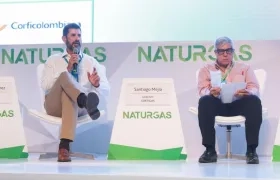 Santiago Mejía, Gerente de Surtigas y Ramón Dávila, Gerente de Gases del Caribe, durante el panel.