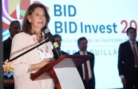 La Vicepresidenta de la República, Marta Lucía Ramírez, interviniendo en el acto.