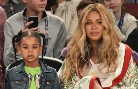La cantante Beyoncé junto a su hija Blue Ivy.