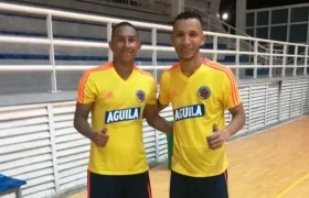 Brayan Güette y Adrián Angulo, jugadores de Independiente Barranquilla. 