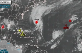 El huracán Teddy está ubicado a más de 100 millas  al este de las Bermudas.