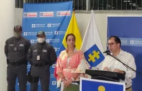 Directora del ICBF, Lina Arbeláez, y el fiscal Francisco Barbosa, en rueda de prensa en Barranquilla.