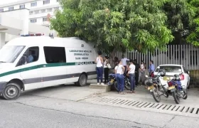El cuerpo de Jesús David Noguera Mendoza fue llevado a Medicina Legal. 