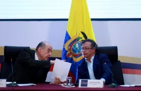 El Presidente Gustavo Petro y su canciller Álvaro Leyva.