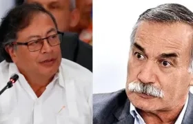 Presidente Gustavo Petro y general (r) Ricardo Díaz.