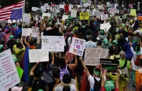 Manifestantes a favor del aborto participan en una marcha frente a la Casa Blanca, en Washington.