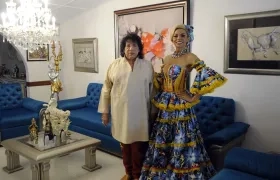 Jairo Polo, presidente de la Corporación Carnaval Gay de Barranquilla y Nicol Visconti, reina del Carnaval Gay.