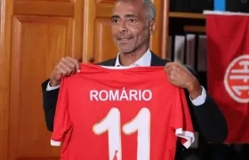Romario es el presidente del América de Río de Janeiro.