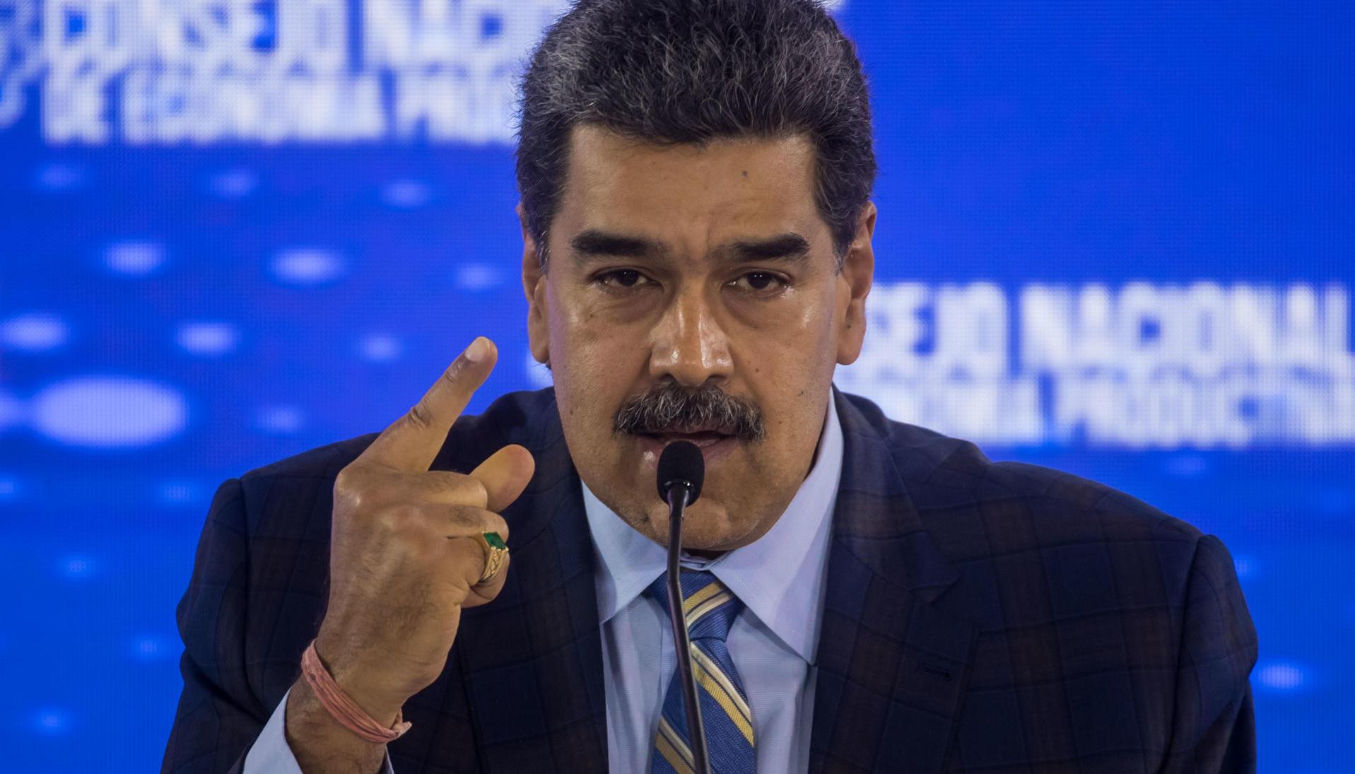 Maduro asks his Guyanese counterpart to avoid the “escalation of a conflict” in the disputed area