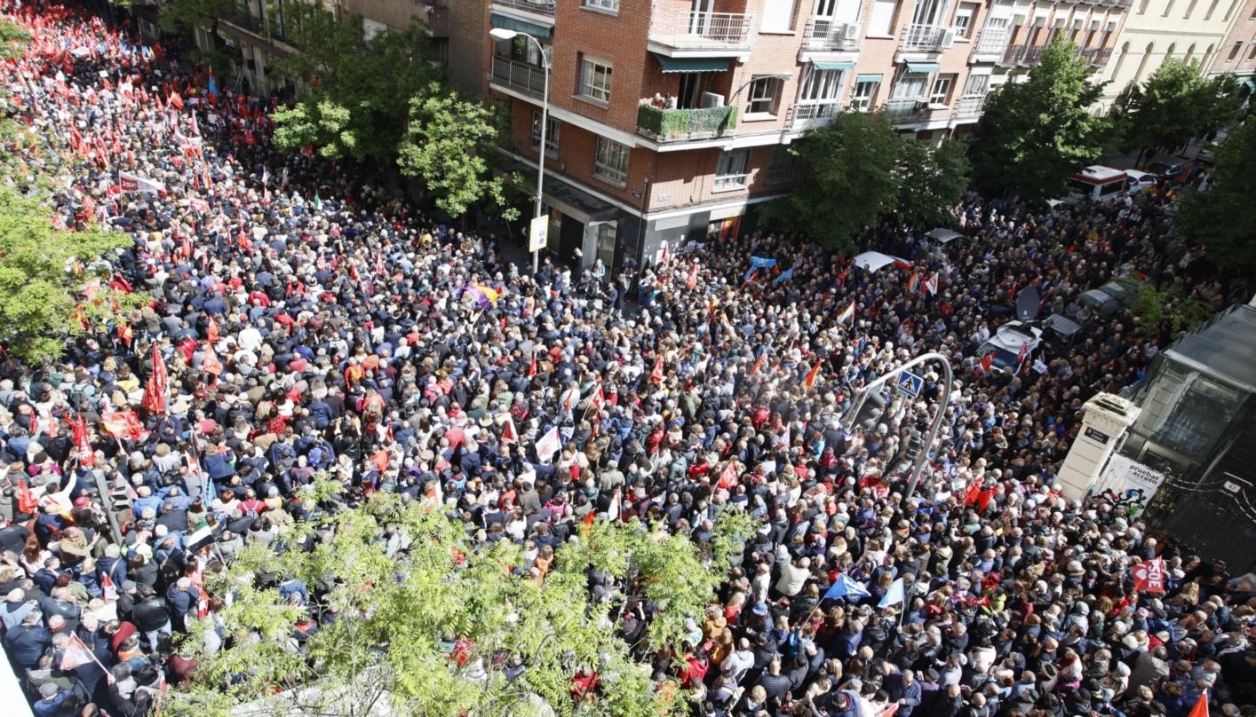 La movilización a favor de Pedro Sánchez, jefe de gobierno de España, este sábado en Madrid