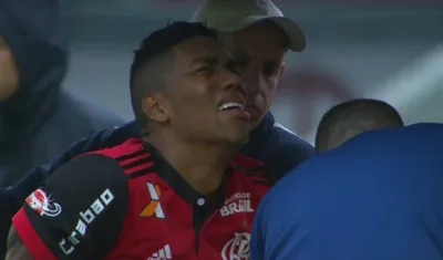 El colombiano salió llorando del campo.