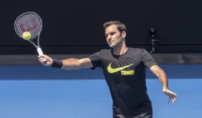 Federer durante su entrenamiento.