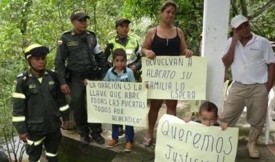 La comunidad de Tigrera clama para que aparezca el niño Alberto Cardona.