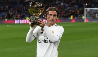 Luka Modric con el Balón de Oro.