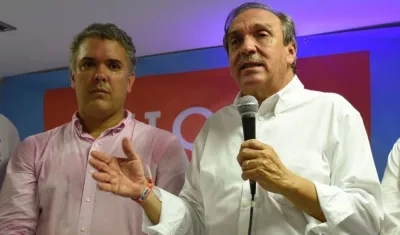 El candidato presidencial Iván Duque al lado del exgobernador de Antioquia Luis Alfredo Ramos Botero.