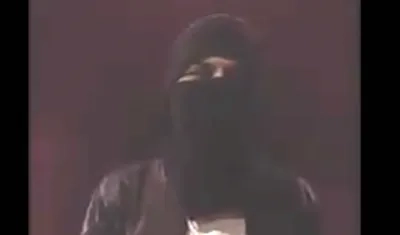 Imagen del video del encapuchado.
