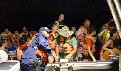 Los turistas fueron rescatados sanos y salvos.