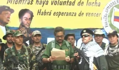 Alias 'Iván Márquez' con  'El Paisa', 'Romaña' y 'Jesús Santrich'.