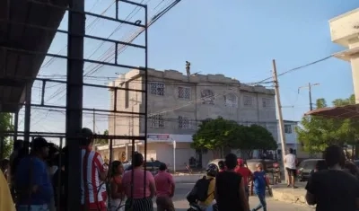 Los hechos ocurrieron en esta inmueble de 3 pisos en el barrio Centenario de Soledad. 