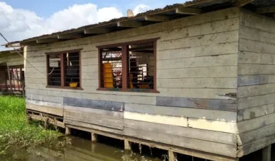 Las casas de la zona rural de Medio San Juan, Chocó, están abandonadas.
