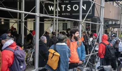  Migrantes que han estado alojados temporalmente en The Watson Hotel en Nueva York